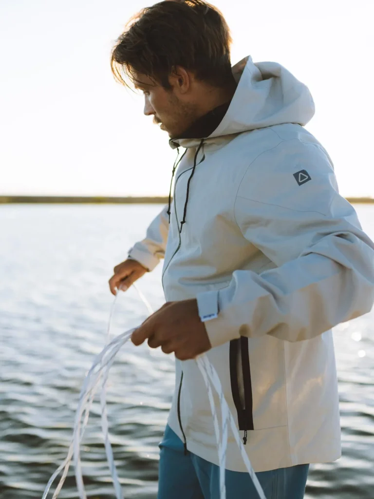 Ontdek FOLLOW. watersport gear voor wakeboarden of bescherming voor eFoilen. Impact vesten en meer bij FuturWave